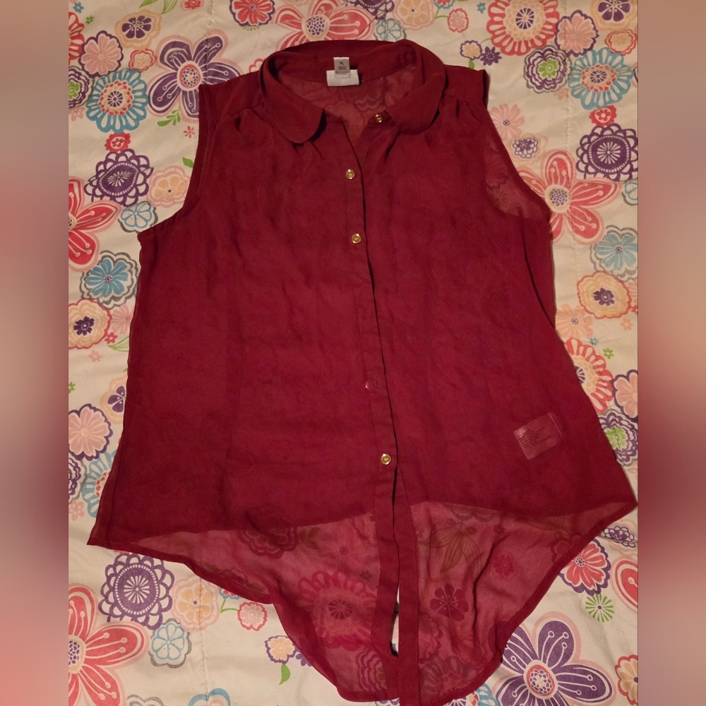 Worthington Burgundy Sheer Buttoned Tank Top with Peter Pan Collar
